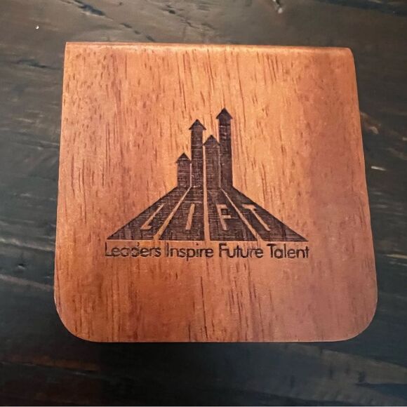 Wooden Speaker with USB Port (New) - Picture 3 of 3